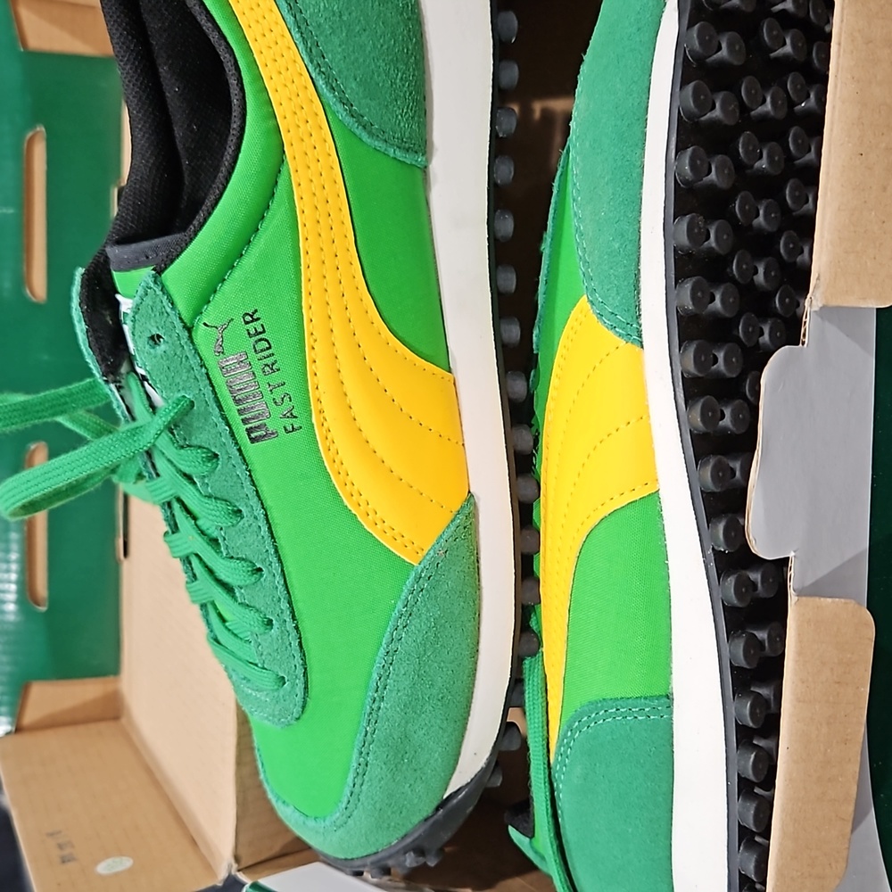 Never worn puma fast rider size 4.5